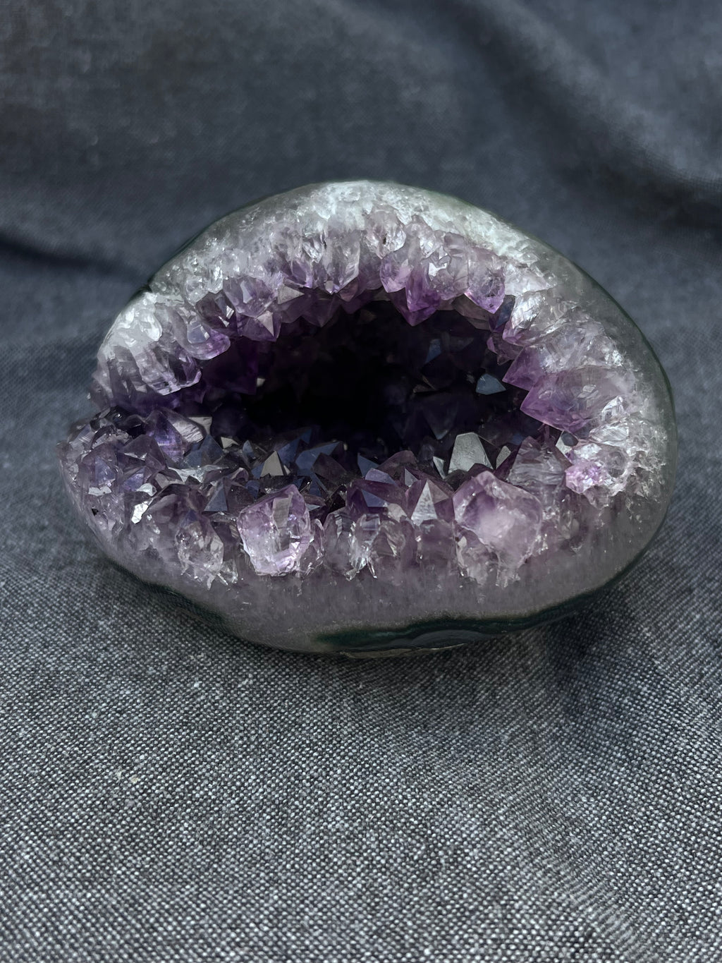 The Alabaster Violet Dome (665g Organic Unikat)