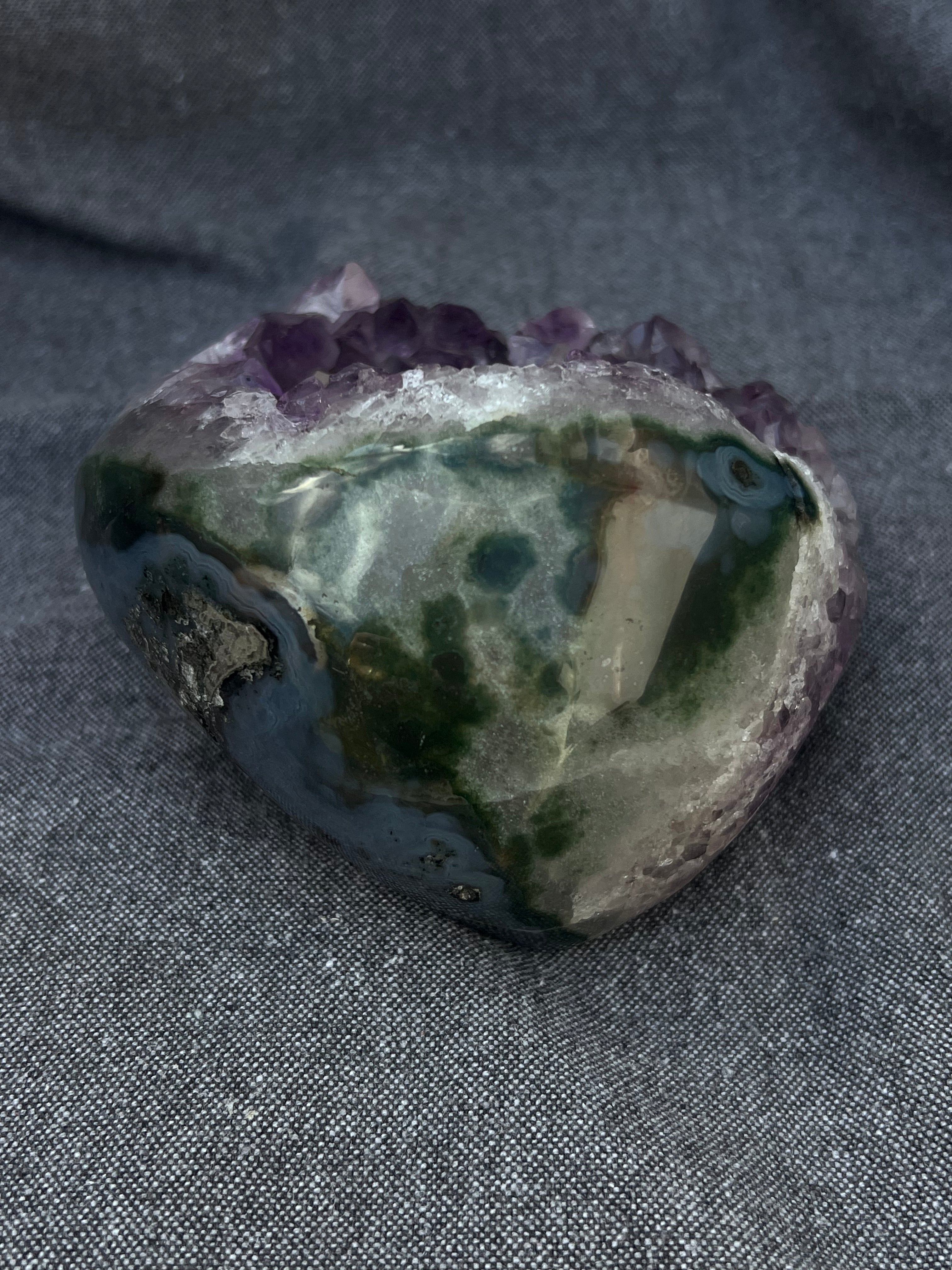 The Alabaster Violet Dome (665g Organic Unikat)