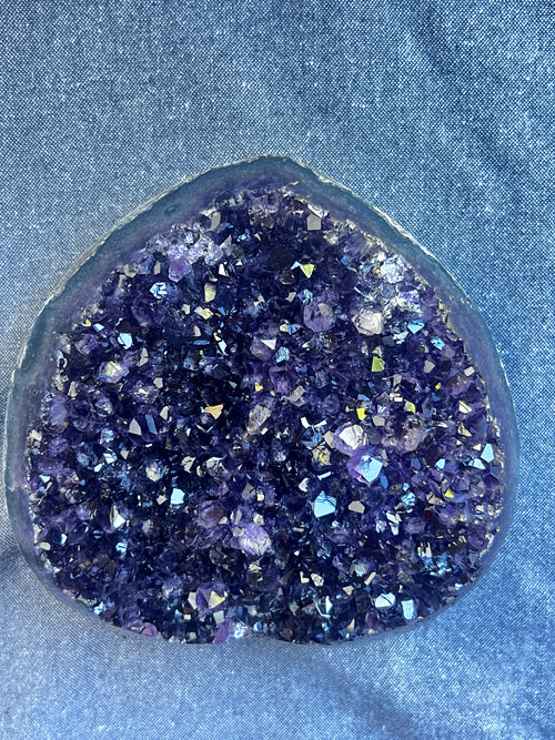 ARTIGAS DEEP VIOLET HEART — 1.845 kg Q1 Amethyst