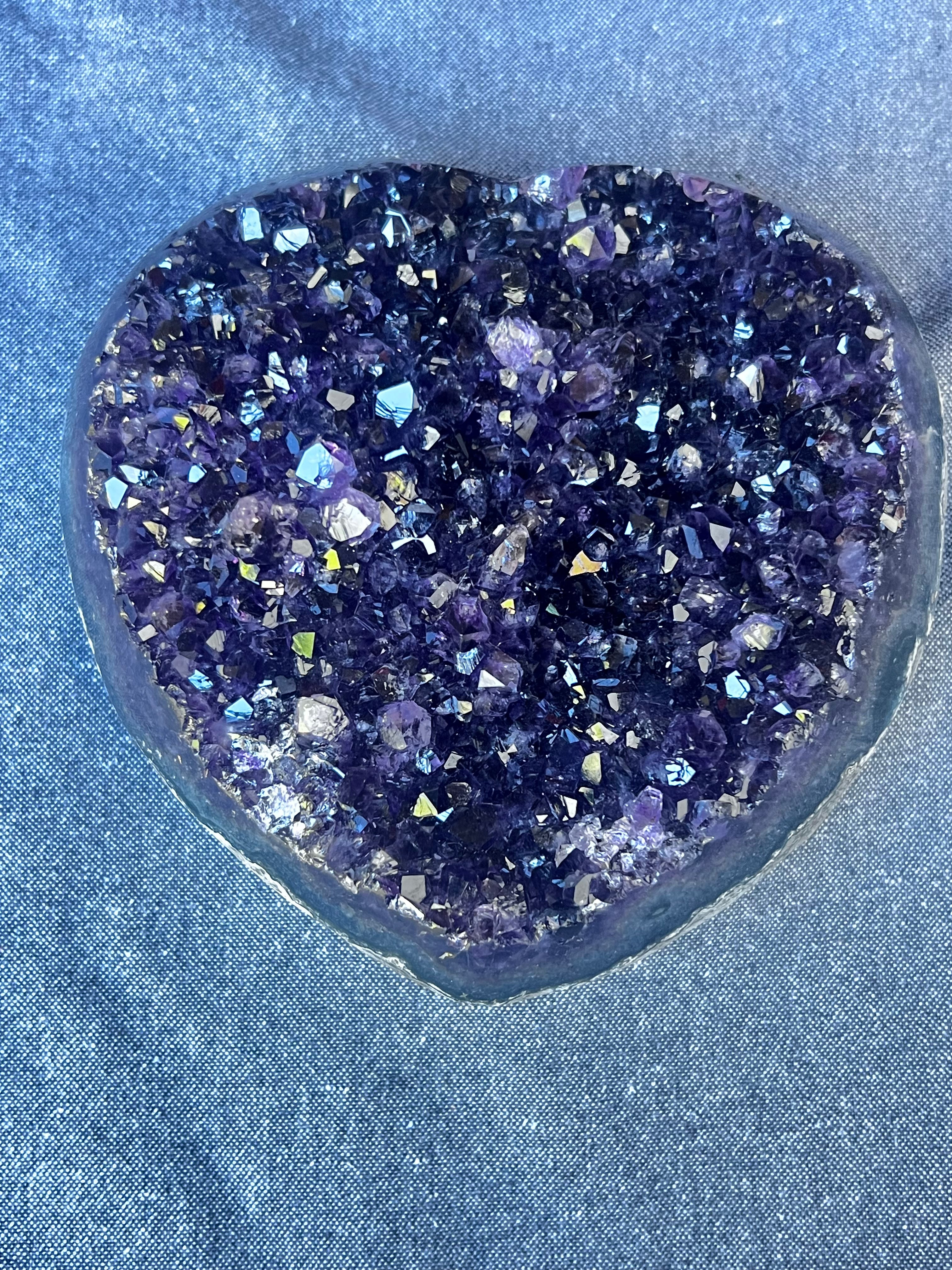 ARTIGAS DEEP VIOLET HEART — 1.845 kg Q1 Amethyst