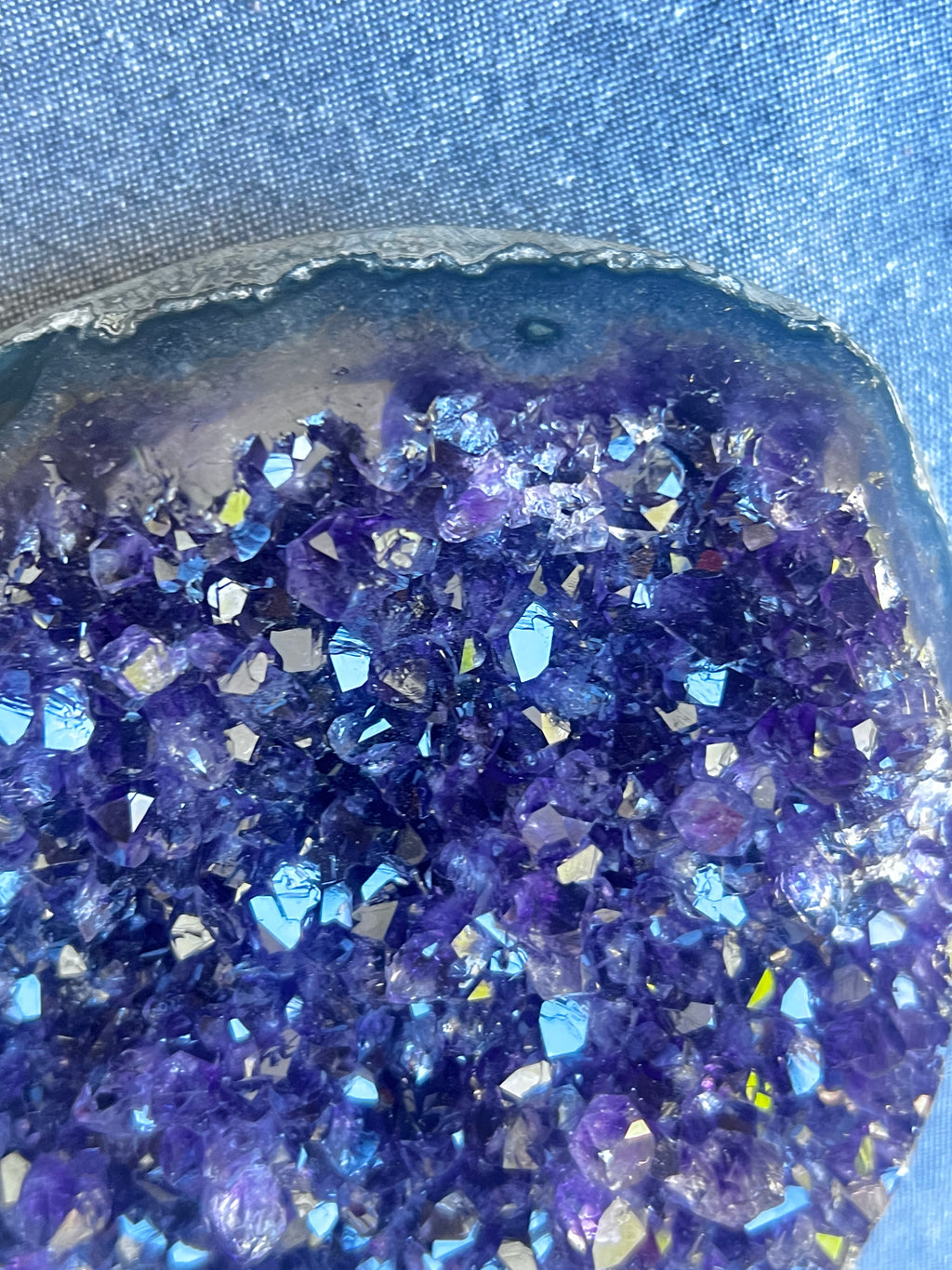 ARTIGAS DEEP VIOLET HEART — 1.845 kg Q1 Amethyst