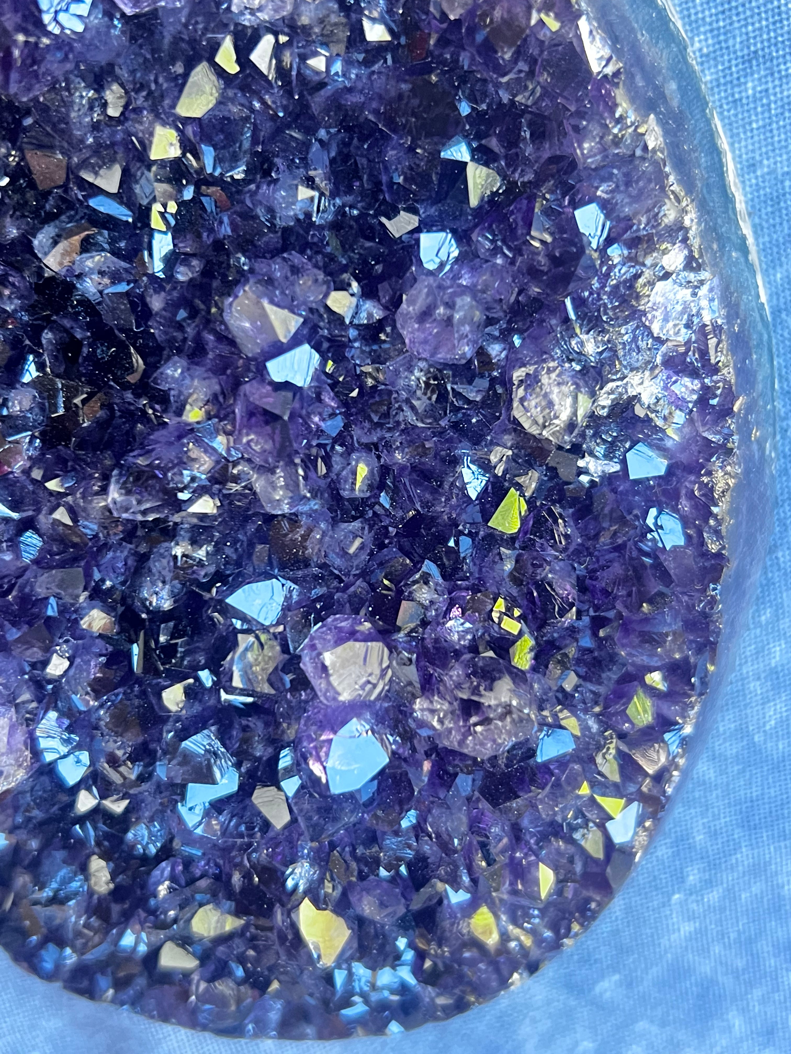 ARTIGAS DEEP VIOLET HEART — 1.845 kg Q1 Amethyst
