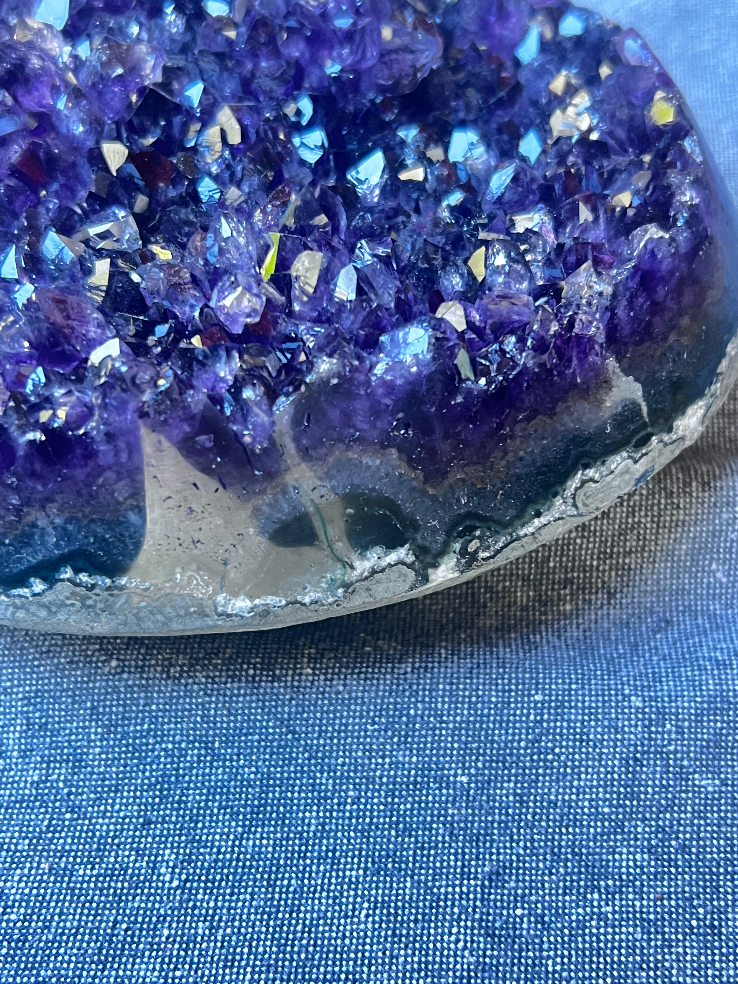 ARTIGAS DEEP VIOLET HEART — 1.845 kg Q1 Amethyst