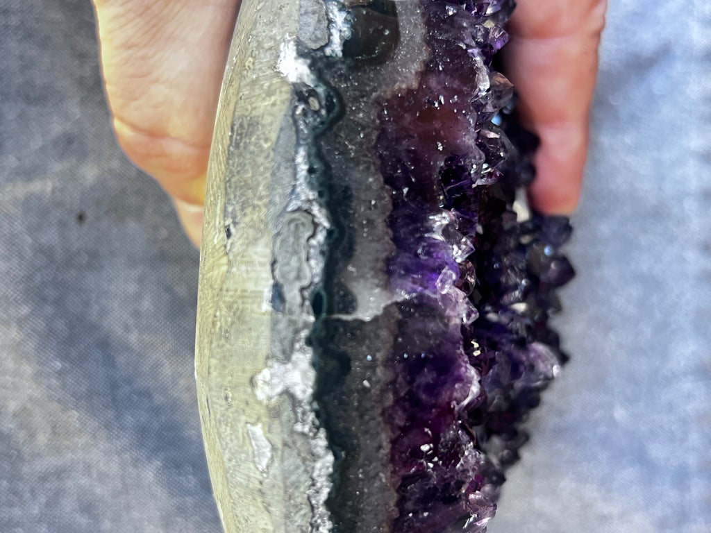 ARTIGAS DEEP VIOLET HEART — 1.845 kg Q1 Amethyst