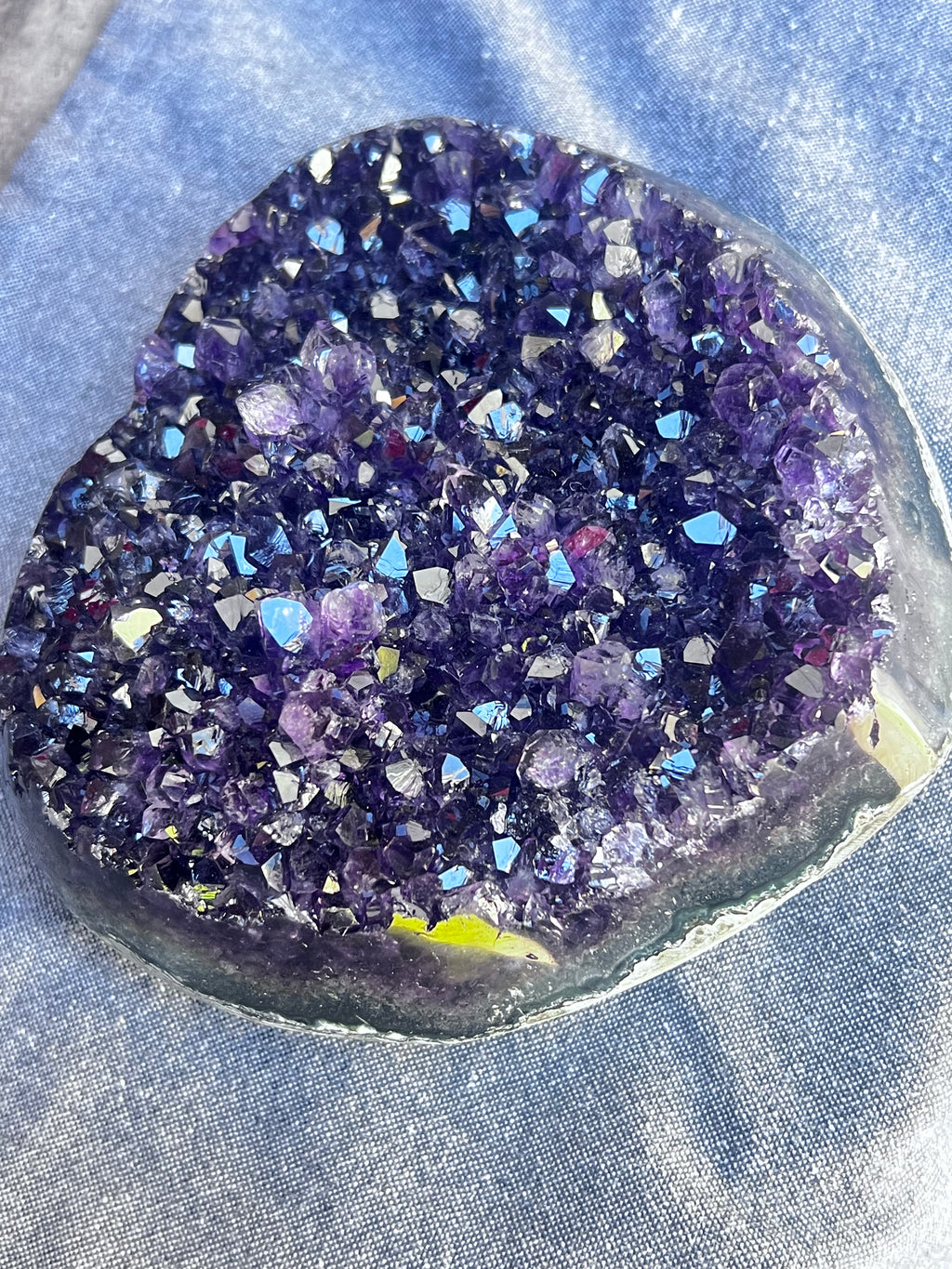 ARTIGAS DEEP VIOLET HEART — 1.845 kg Q1 Amethyst