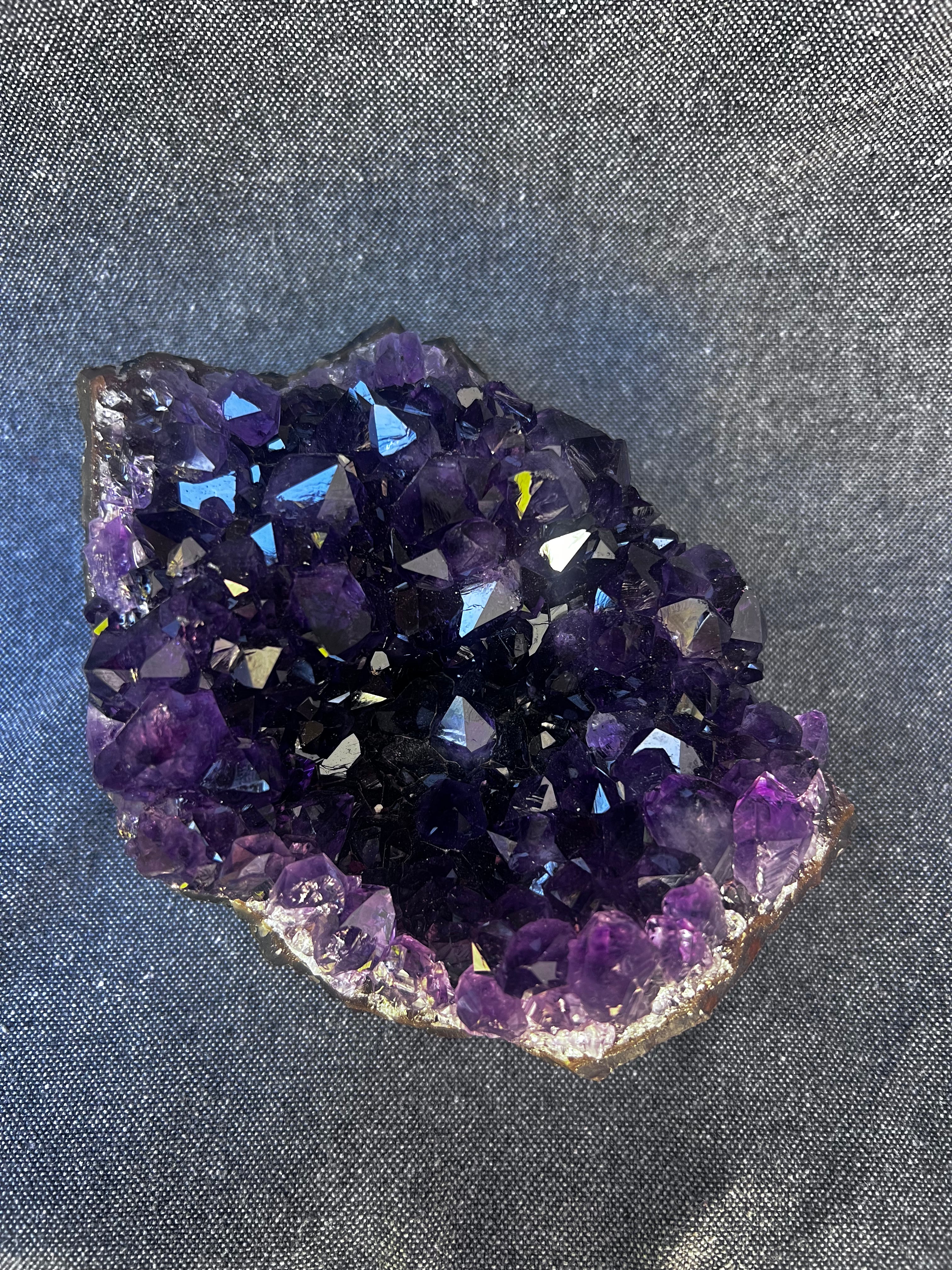 ARTIGAS DEEP VIOLET — 653 g Q1 Amethyst Cluster