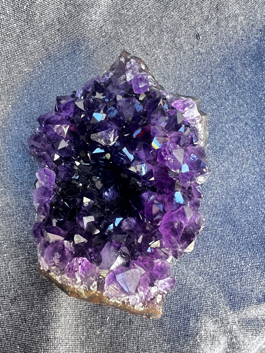 ARTIGAS DEEP VIOLET — 653 g Q1 Amethyst Cluster