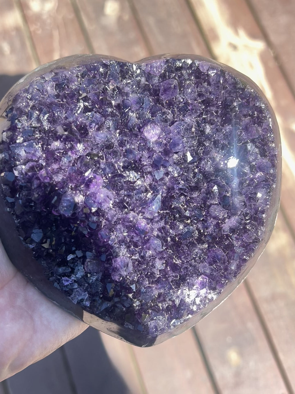 ARTIGAS DEEP VIOLET HEART — 1.845 kg Q1 Amethyst